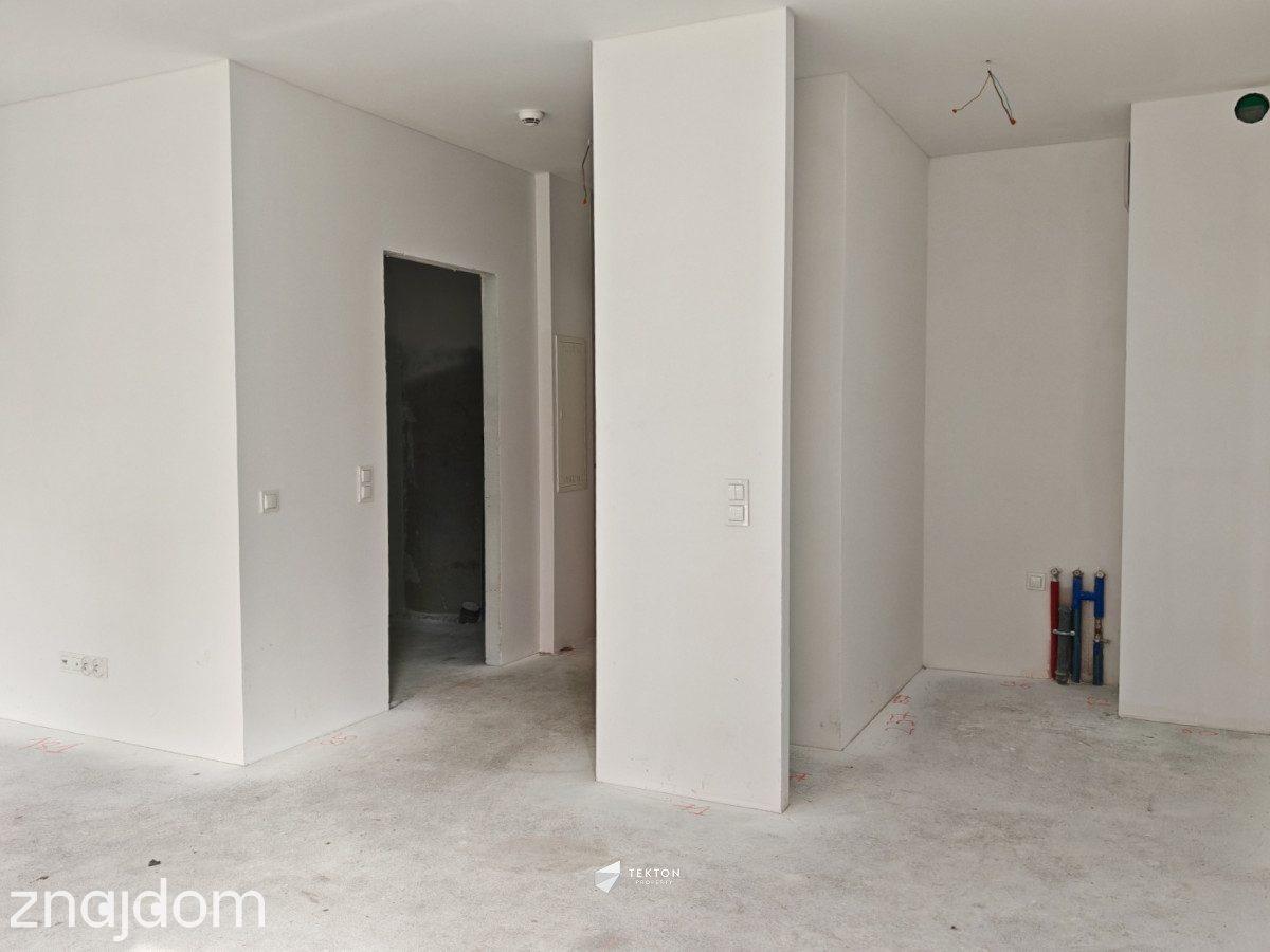 Nowe z ogródkiem 32m²! Stan deweloperski - zdjęcie 3