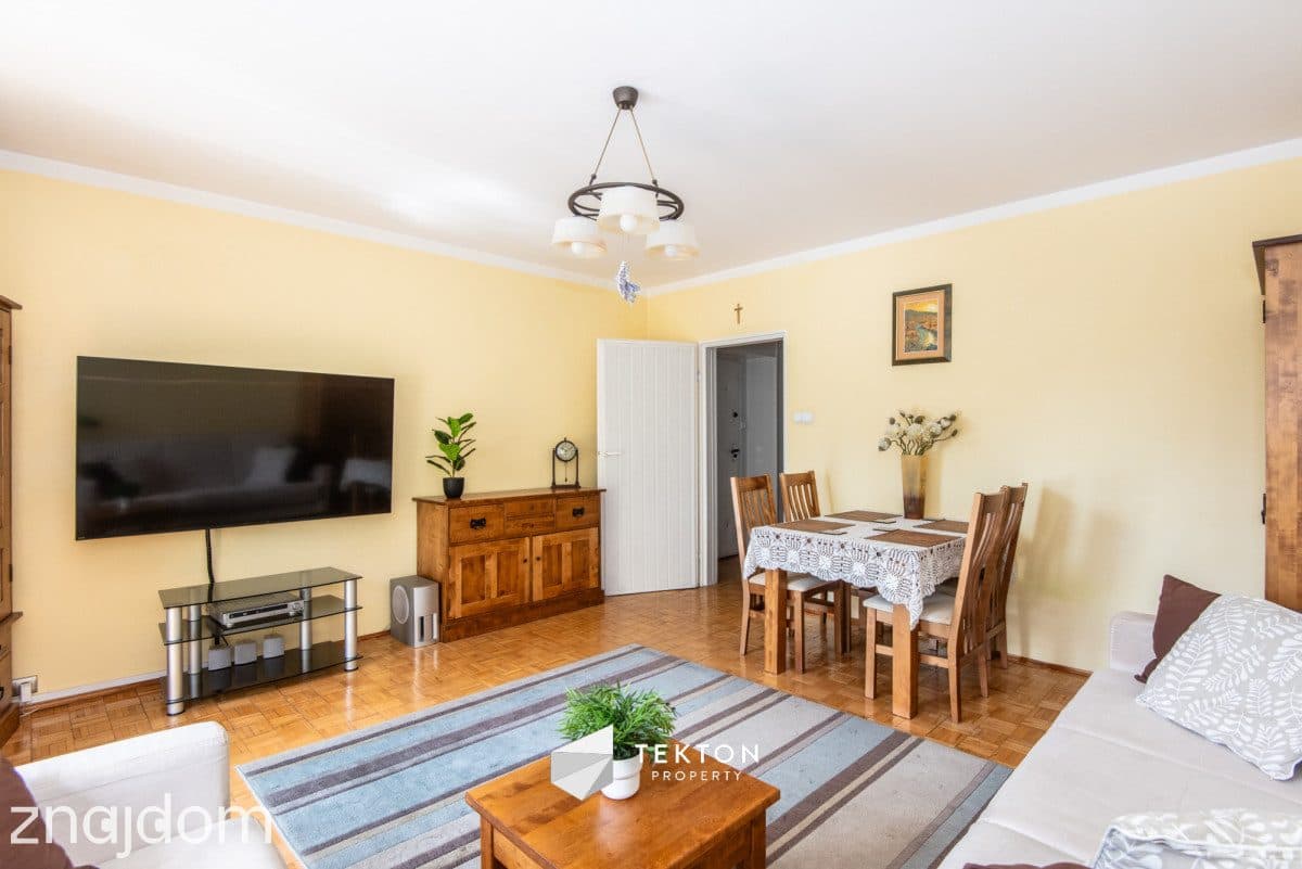 2 pokoje, balkon z ładnym widokiem i piwnicą - zdjęcie 2
