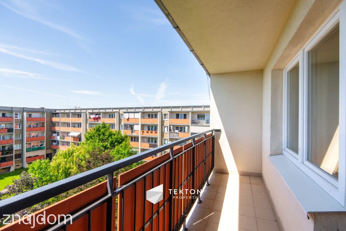 3 pokoje z balkonem, piwnicą, blisko centrum - zdjęcie 4