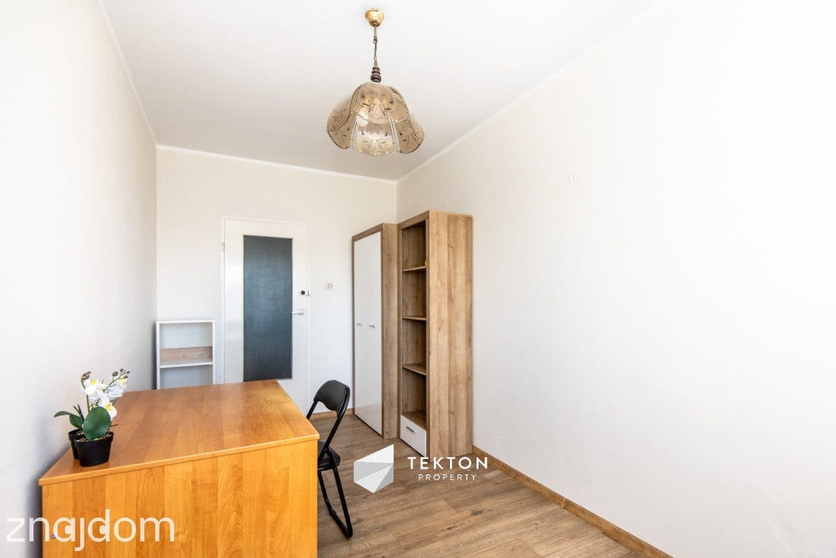 3 pokoje z balkonem, piwnicą, blisko centrum - zdjęcie 8