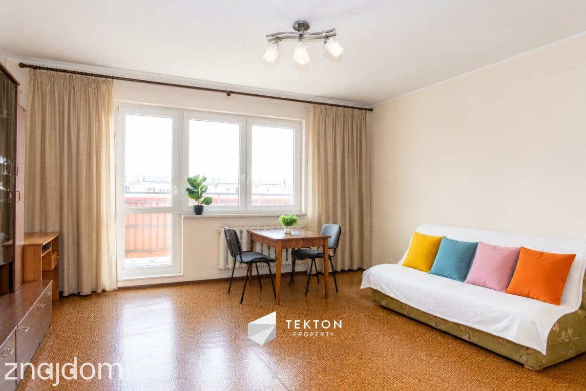 3 pokoje z balkonem, piwnicą, blisko centrum