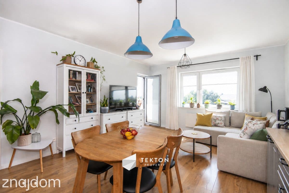 3 pokoje, komórka lokatorska, balkon, parking - zdjęcie 4