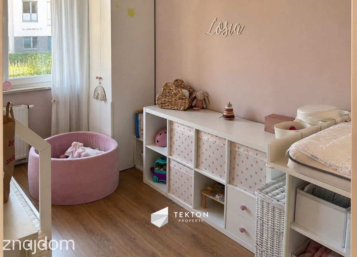 Pachnący nowością stylowy 4 pokojowy apartament - zdjęcie 6