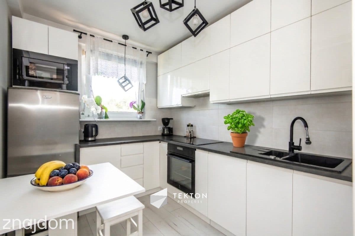 4 pokoje z balkonem, piwnicą i niezależną kuchnią - zdjęcie 6
