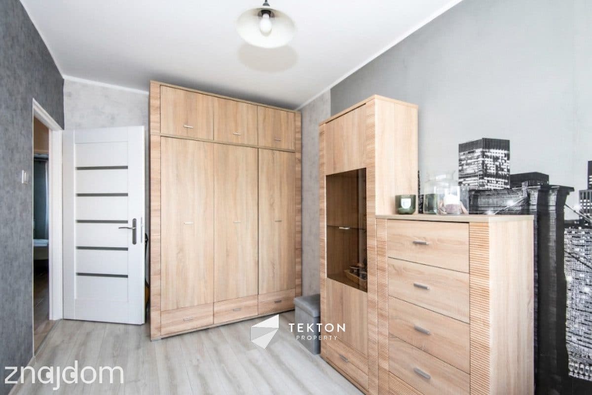 4 pokoje z balkonem, piwnicą i niezależną kuchnią - zdjęcie 9