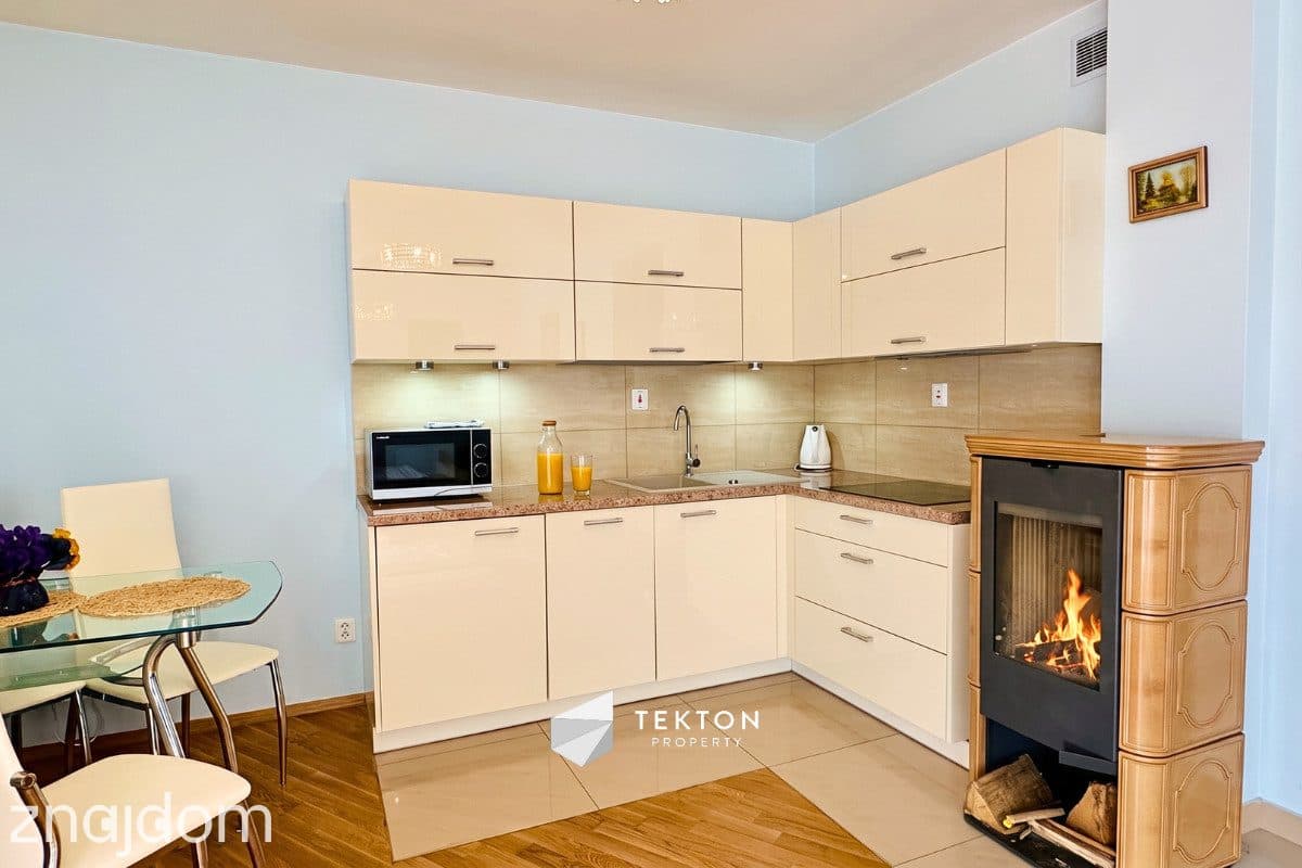 Apartament z kominkiem i widokiem na Giewont - zdjęcie 2