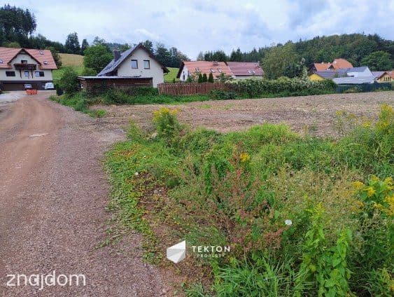 Urokliwa działka budowlana z projektem