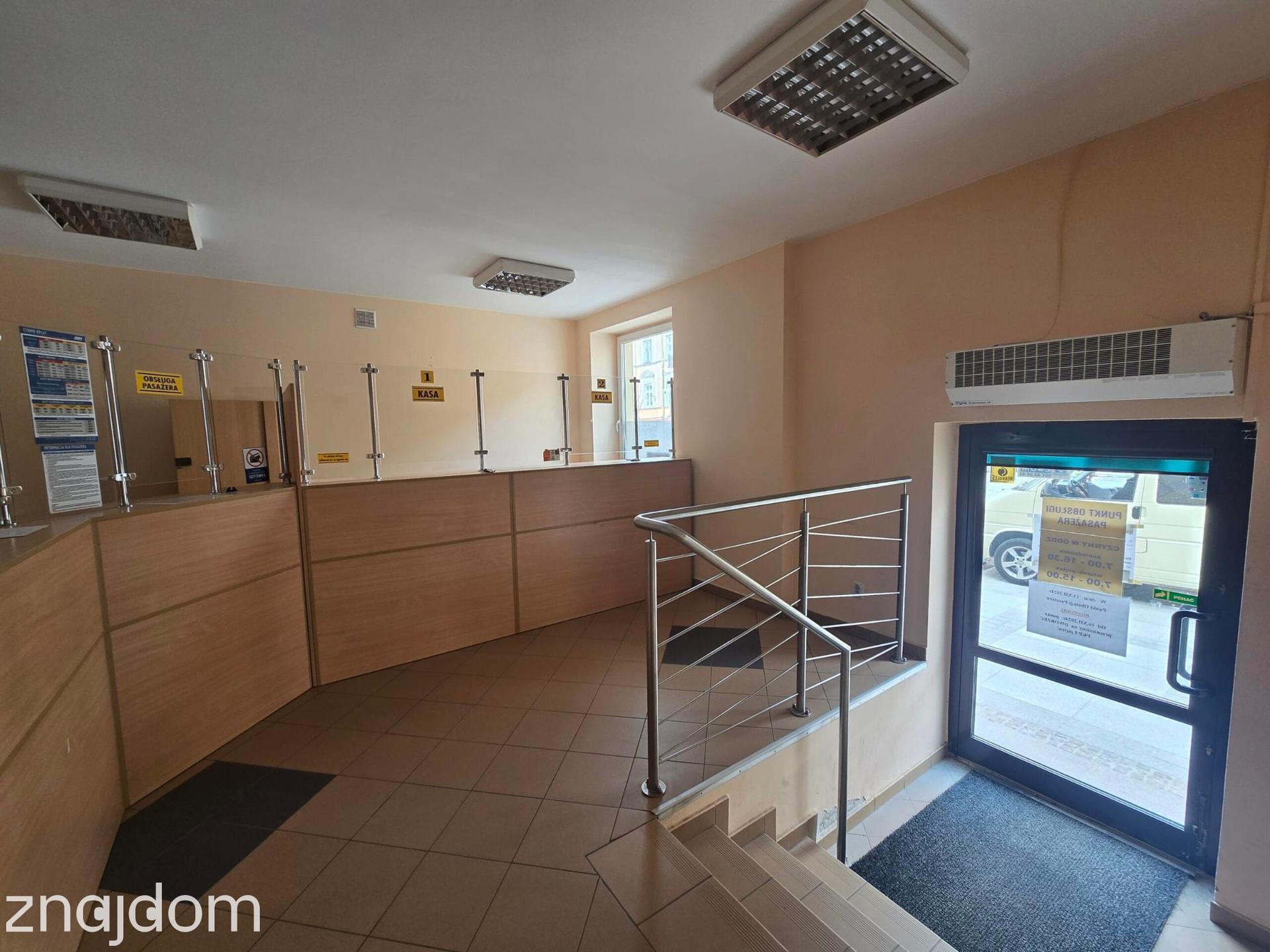 Lokal na wynajem w centrum - zdjęcie 2