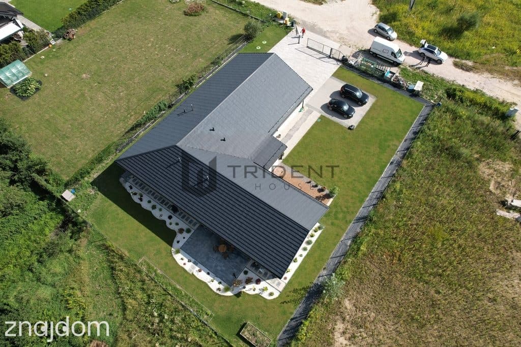 Nowoczesny dom z częścią firmową - 303 m²! - zdjęcie 16