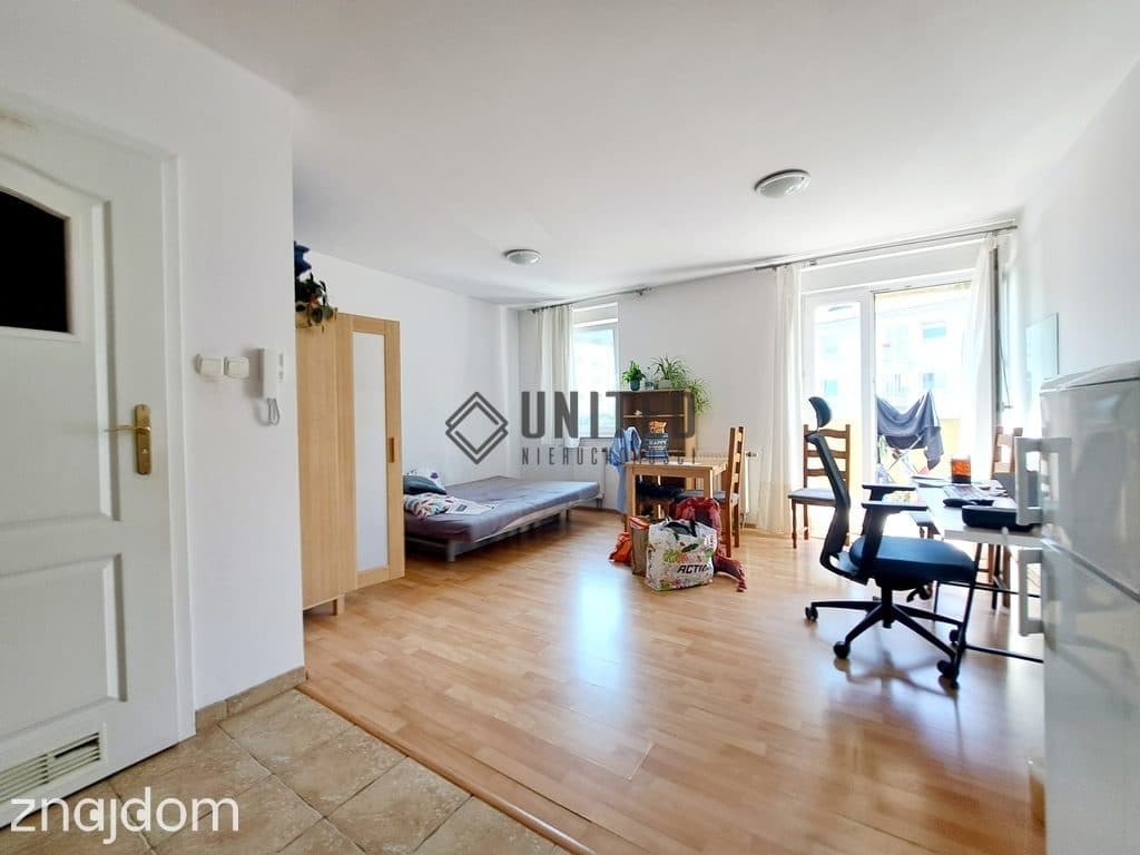 W okolicy ul. Nowowiejskiej Balkon/Piwnica