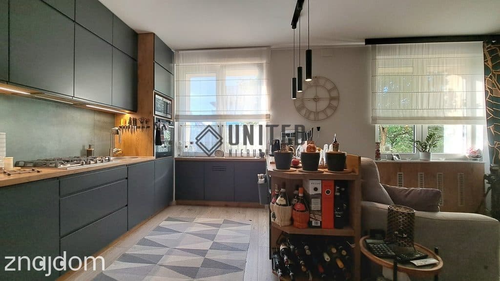 Okolice ul. Żelaznej balkon/piwnica/lux - zdjęcie 4