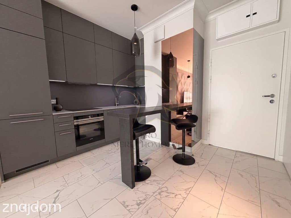 2 pokojowy apartament w centrum - zdjęcie 2