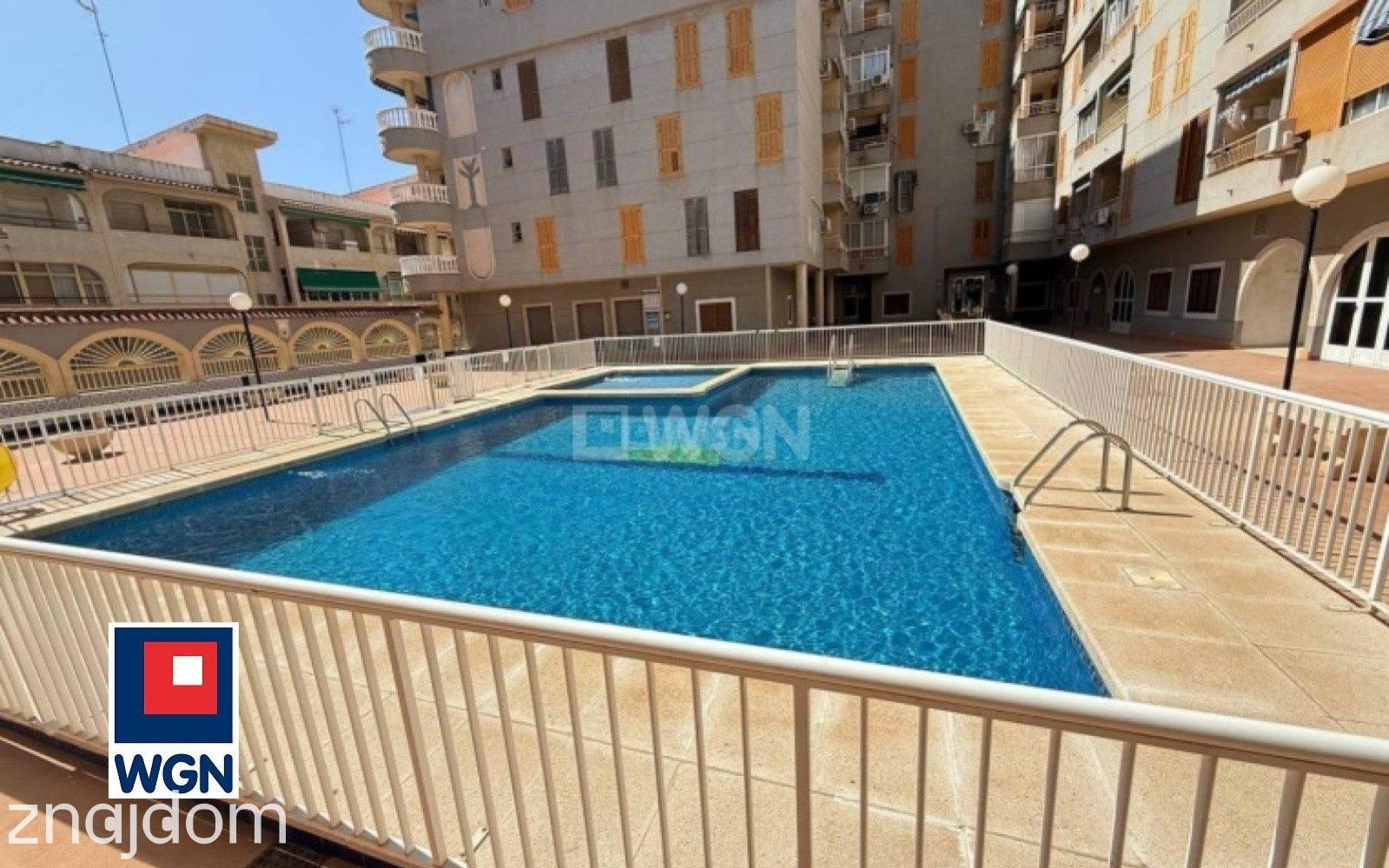 Mieszkanie na sprzedaż Torrevieja - Duży apartament z ładnym tarasem, tylko 150 m od plaży! - zdjęcie 3