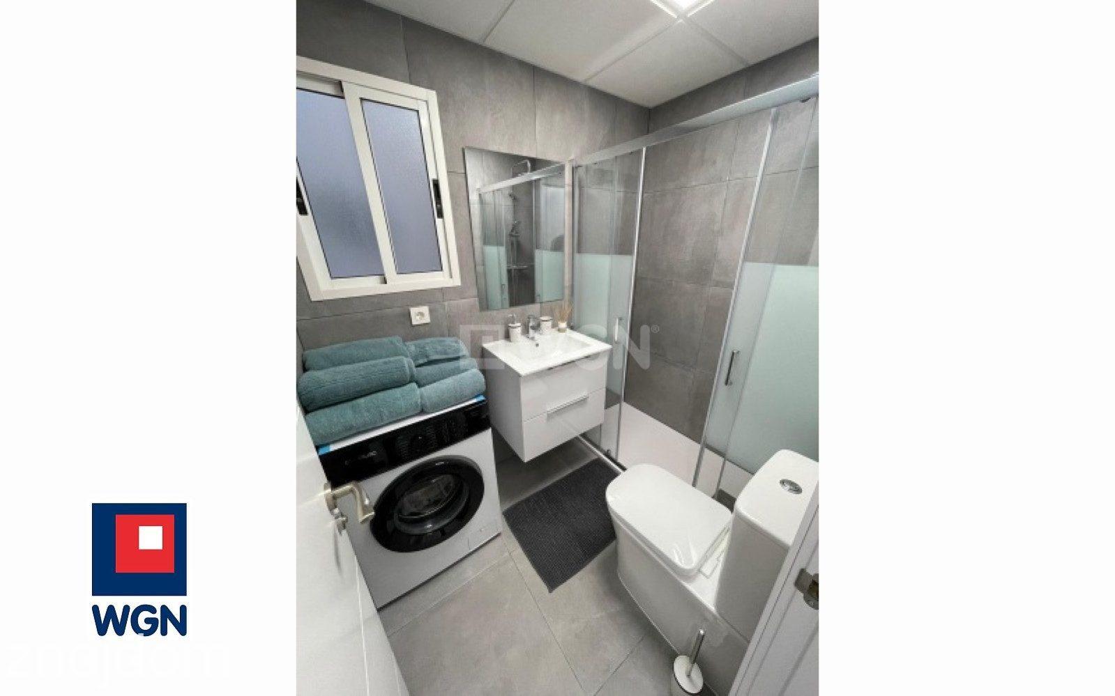 Mieszkanie na  sprzedaż Torrevieja - Nowoczesny apartament w centrum Torrevieja - tylko 400 m od morza! - zdjęcie 2