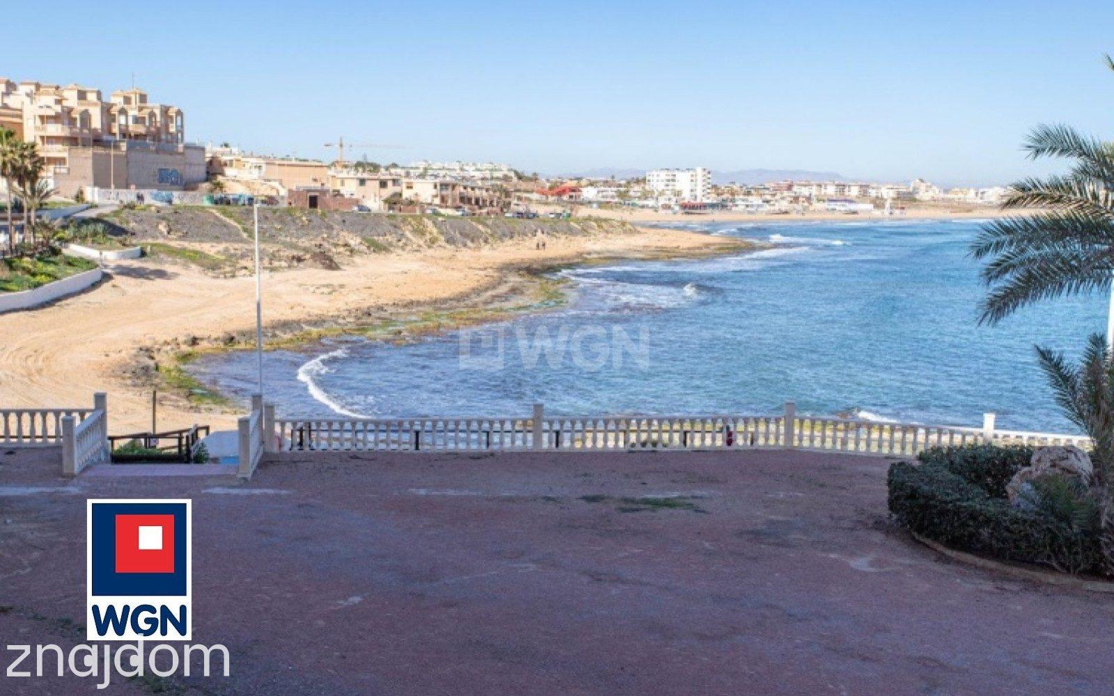 Mieszkanie na sprzedaż Torrevieja - Apartament z widokiem na morze i zatokę, tylko 30 m od morza! - zdjęcie 3