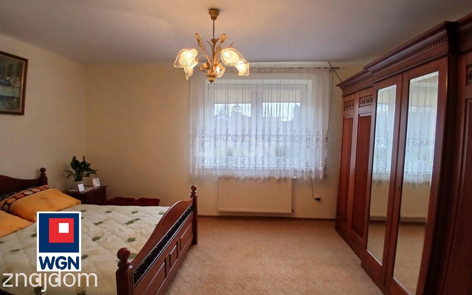 Dom na sprzedaż Dobrów - Funkcjonalny dom jednorodzinny na zadbanej działce. - zdjęcie 8