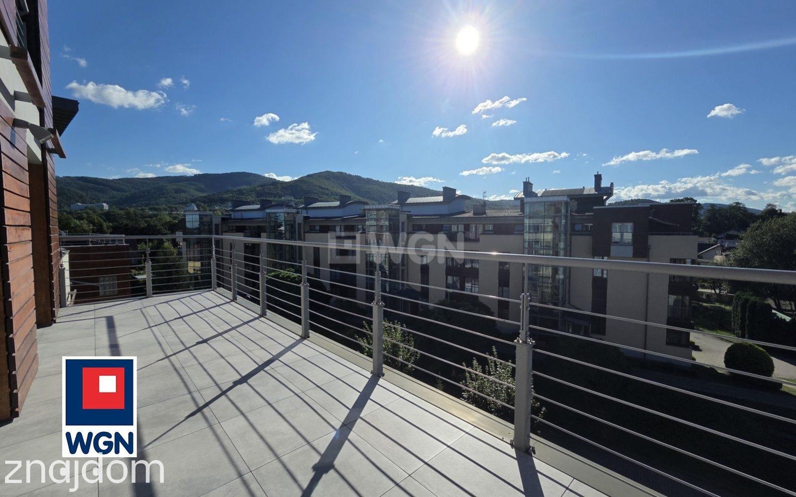Mieszkanie na sprzedaż USTROŃ - APARTAMENT Z TARASEM I PANORAMĄ BESKIDÓW - zdjęcie 2