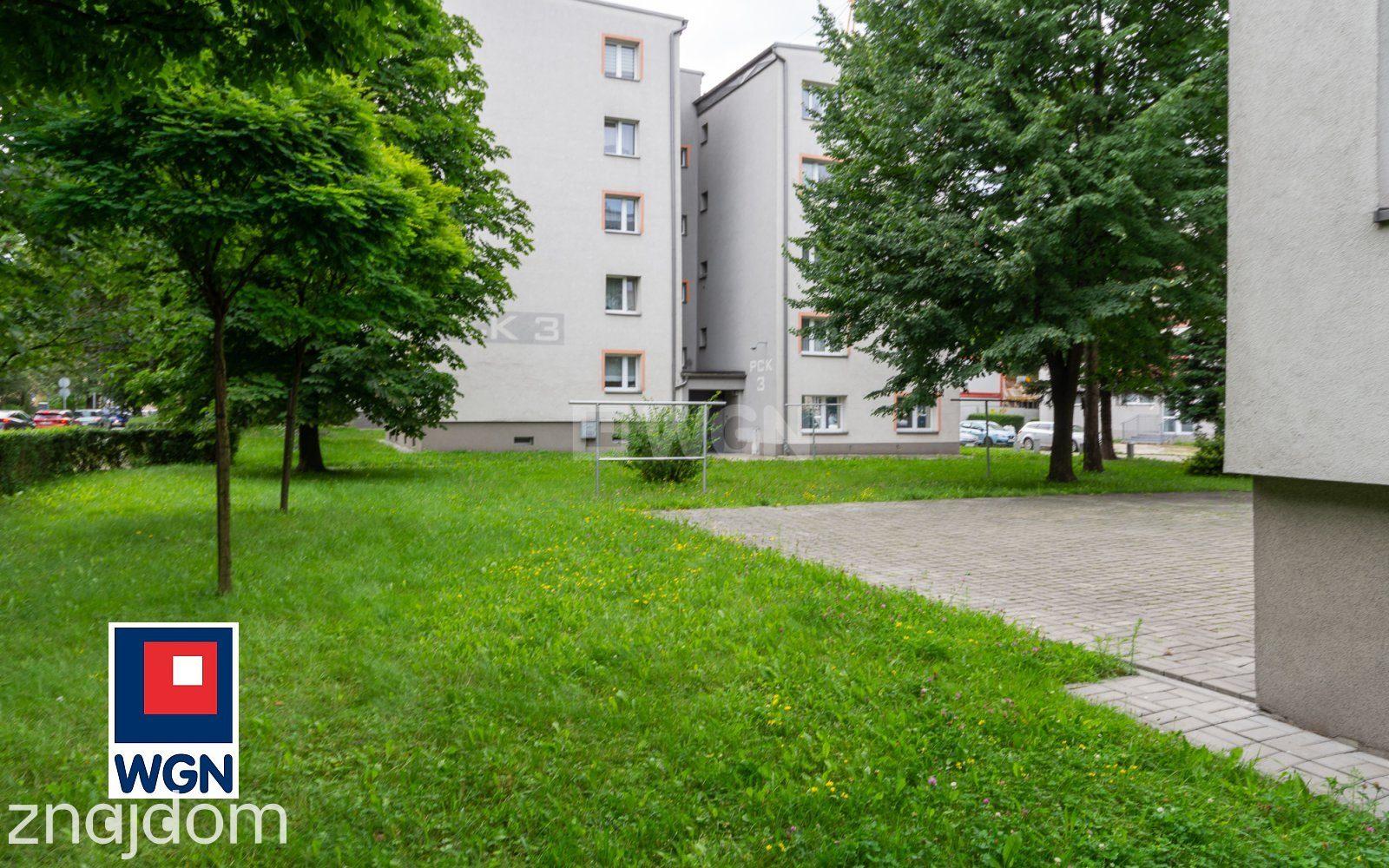 Mieszkanie na wynajem Siemianowice Śląskie - 3 pokoje po remoncie z częściowym umeblowaniem w bloku/Centrum/. - zdjęcie 2