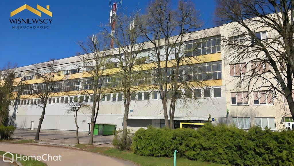 Sala 400 m² + boksy usługowe przy Królewieckiej