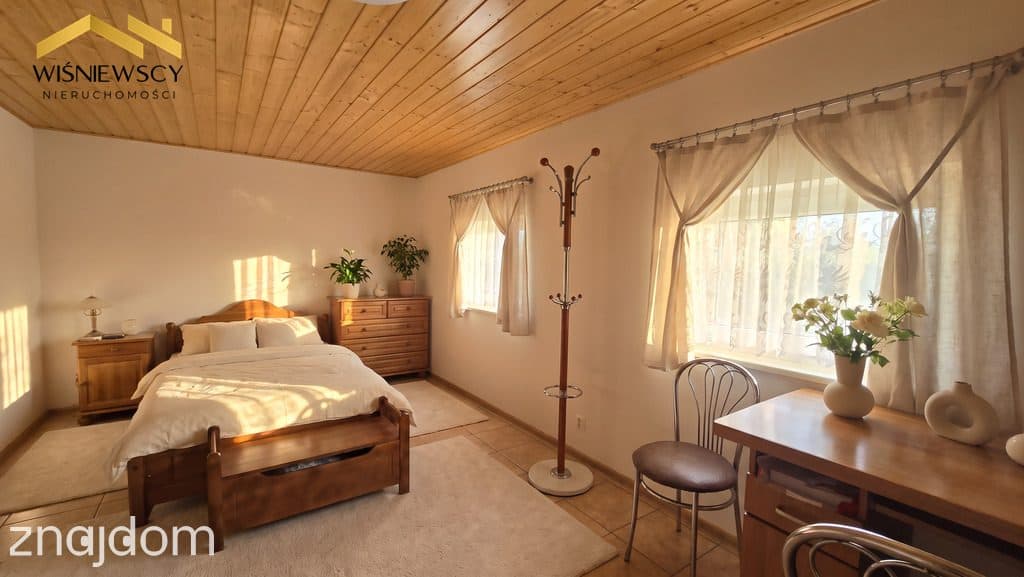 Dom ze stajnią na działce 8256 m²-Kochanówka - zdjęcie 9