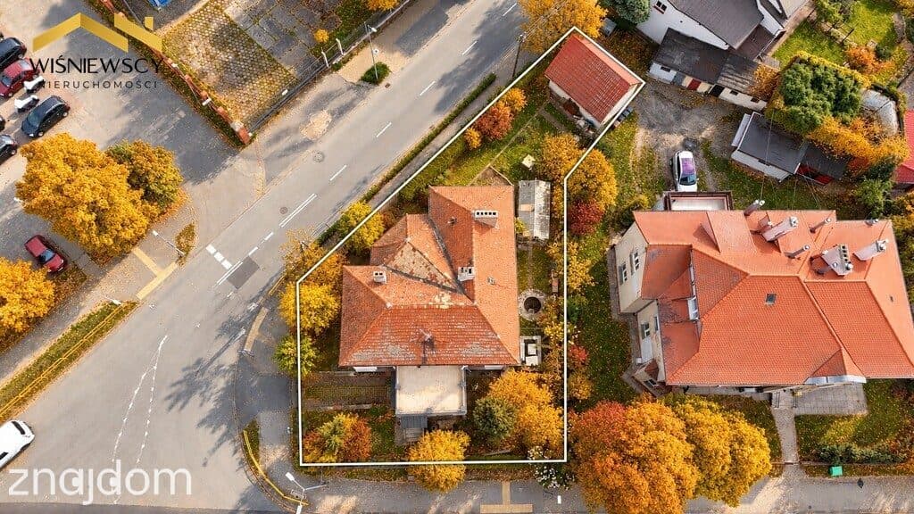 Dom-7 pokoi i działka 617 m² - zdjęcie 2