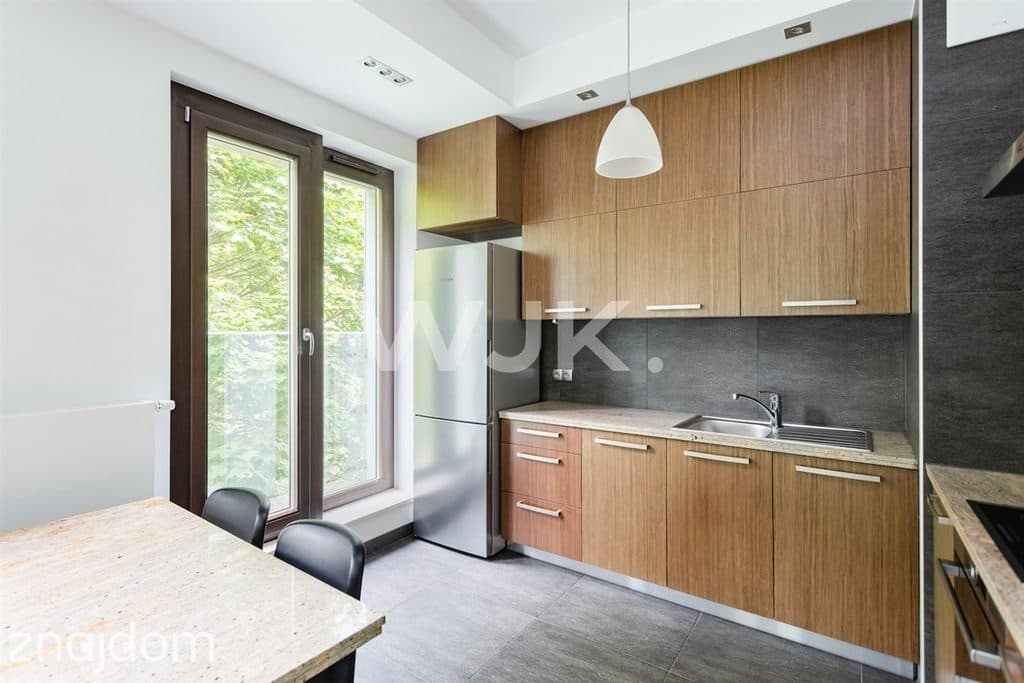 80m2, 3 pokoje, ul.Dynasy, Śródmieście - zdjęcie 2