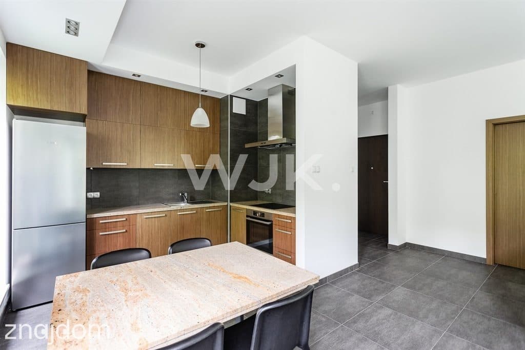80m2, 3 pokoje, ul.Dynasy, Śródmieście