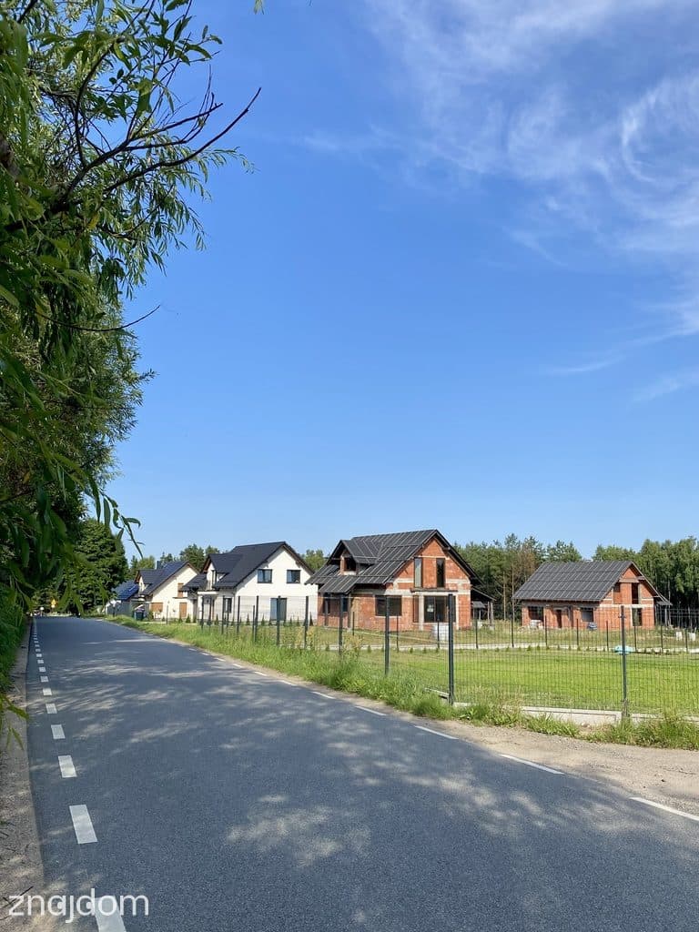 Dom w stanie surowym otwartym przy lesie - zdjęcie 2