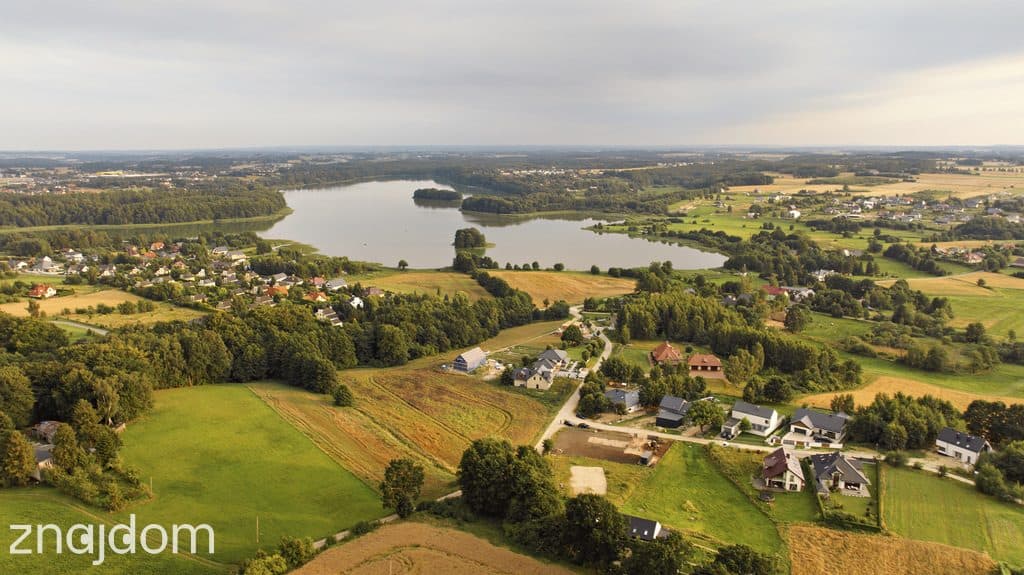 Widokowa działka z prywatnym lasem