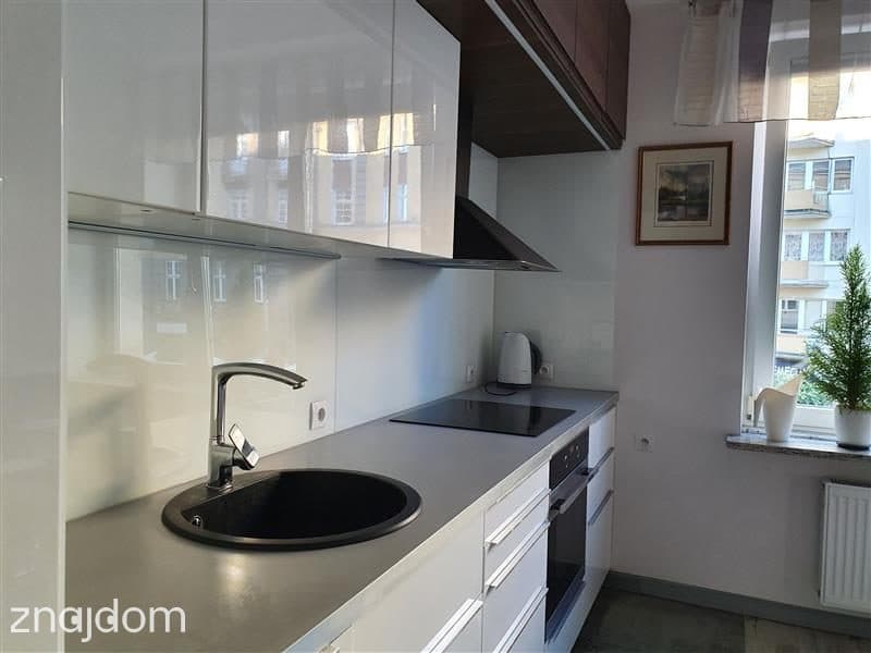 ELEGANCKI APARTAMENT ŚWIĘTOJAŃSKA PRYWATNY PARKING - zdjęcie 4