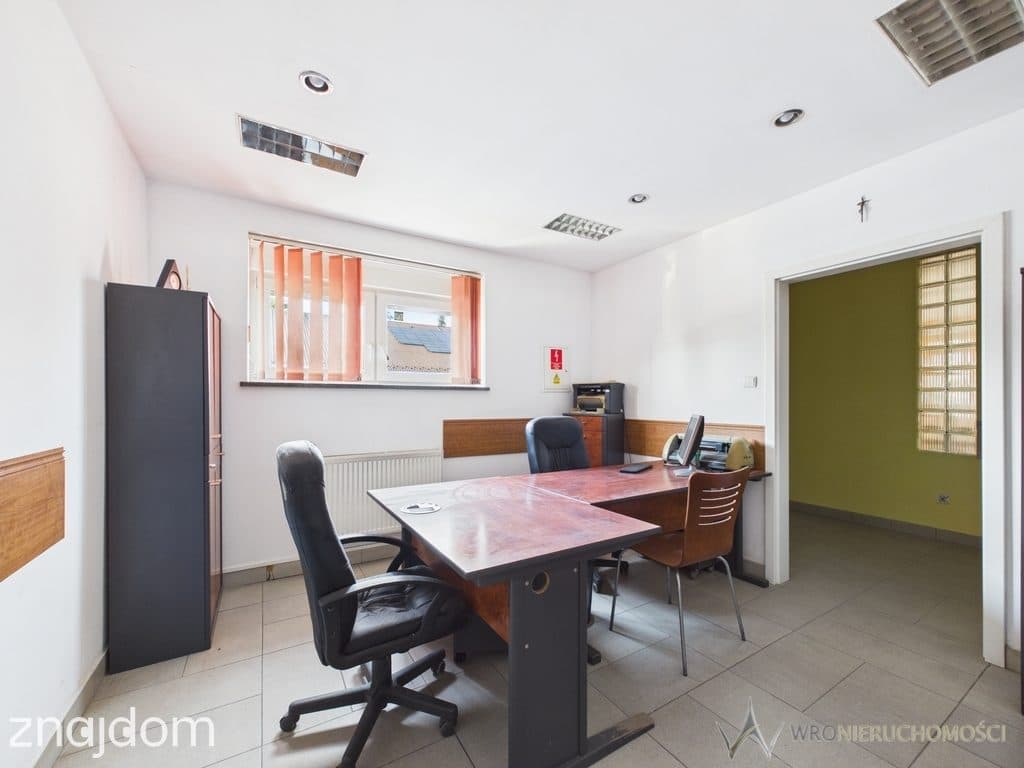 Lokal usługowy 213 m², działka i 8 garaży – Strzelin - zdjęcie 8