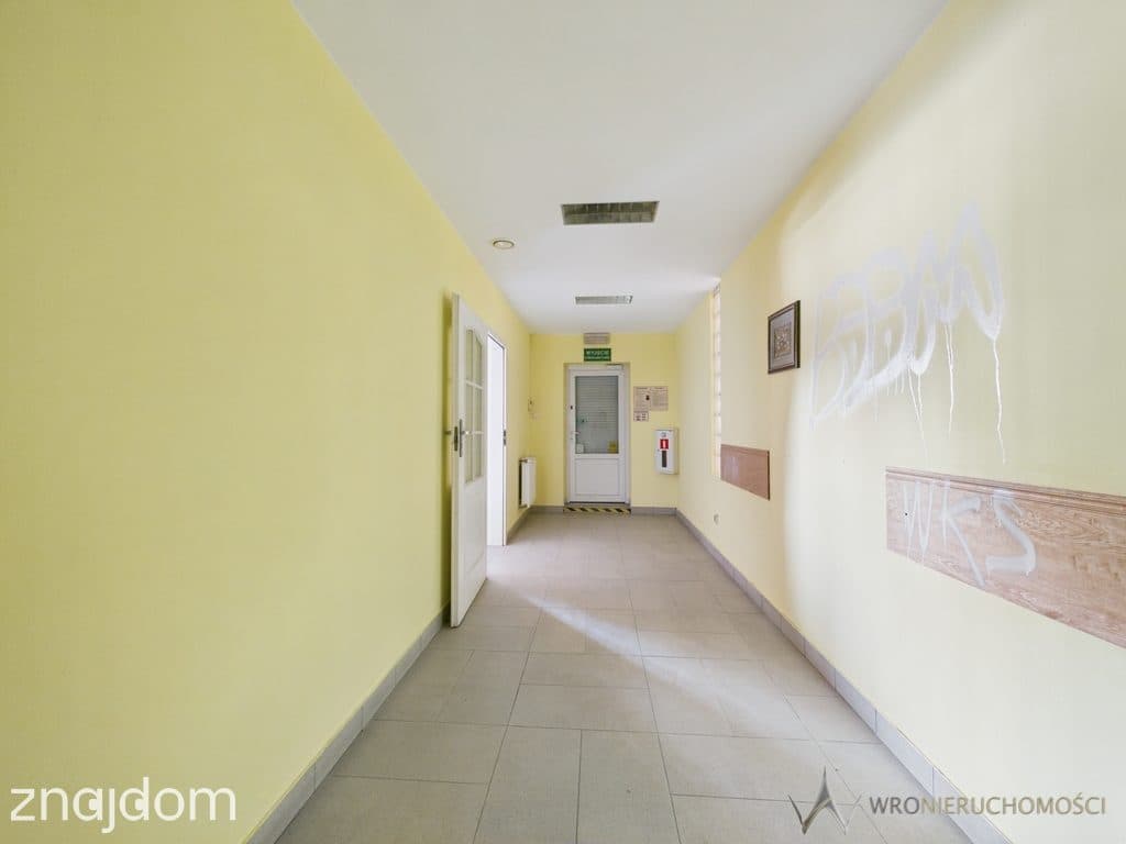 Lokal usługowy 213 m², działka i 8 garaży – Strzelin - zdjęcie 7