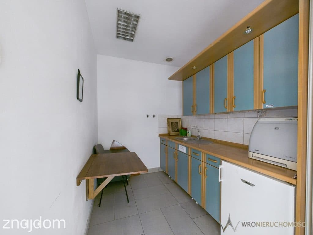 Lokal usługowy 213 m², działka i 8 garaży – Strzelin - zdjęcie 9