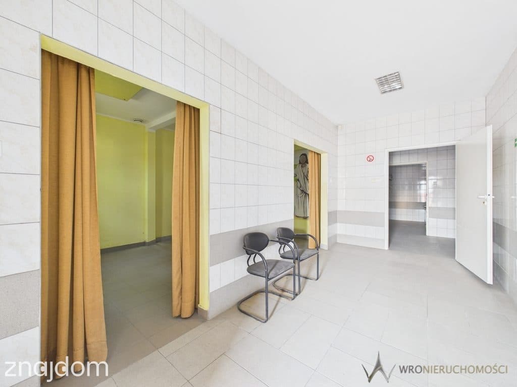 Lokal usługowy 213 m², działka i 8 garaży – Strzelin - zdjęcie 10