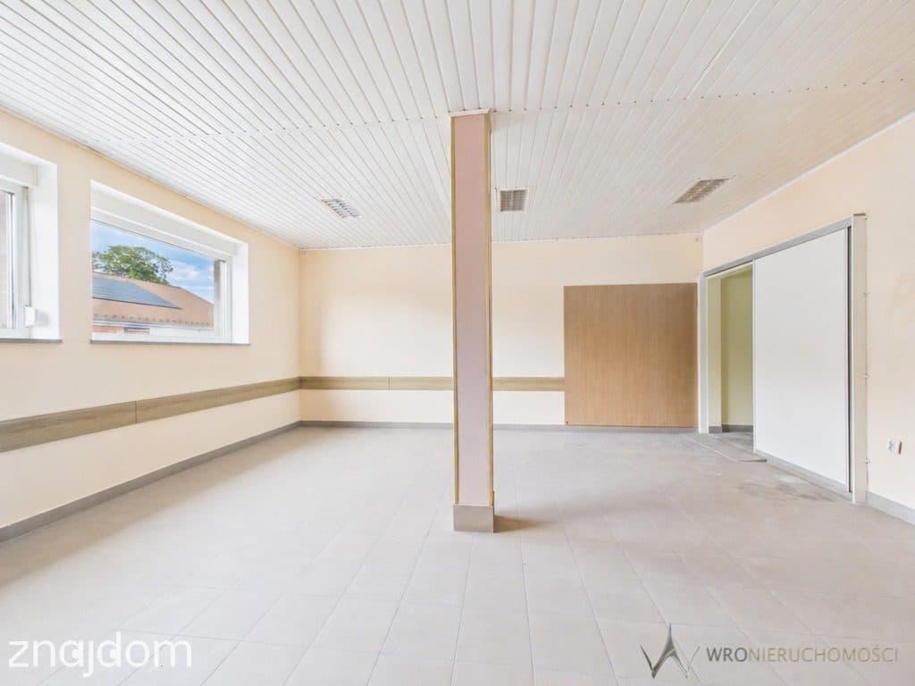 Lokal usługowy 213 m², działka i 8 garaży – Strzelin - zdjęcie 2