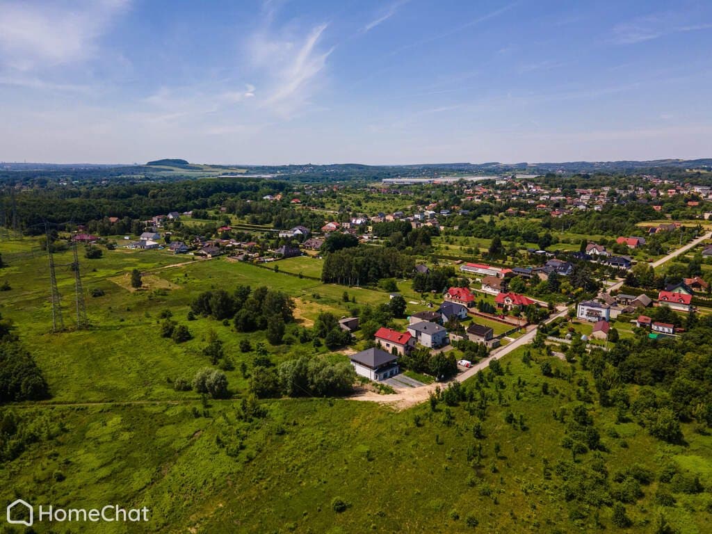 Nowoczesny dom bliźniak w sąsiedztwie lasu