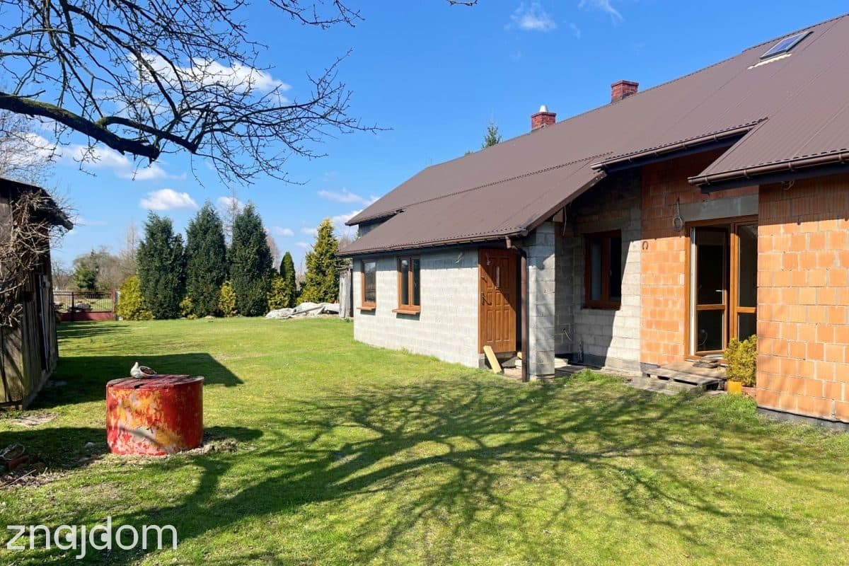 Dom nad rzeką w otoczeniu lasów - zdjęcie 4