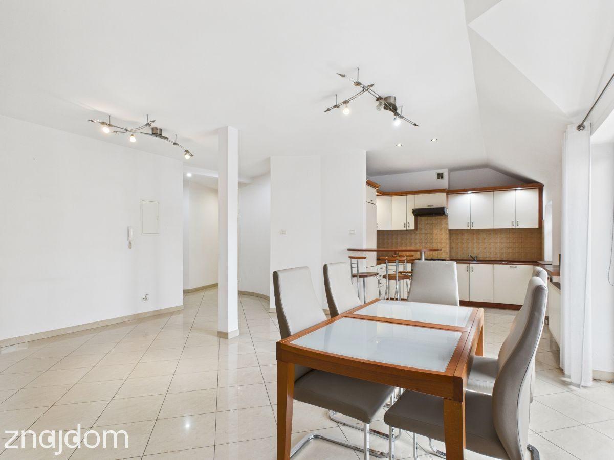 Przestronne 109 m² na zamkniętym osiedlu - zdjęcie 3