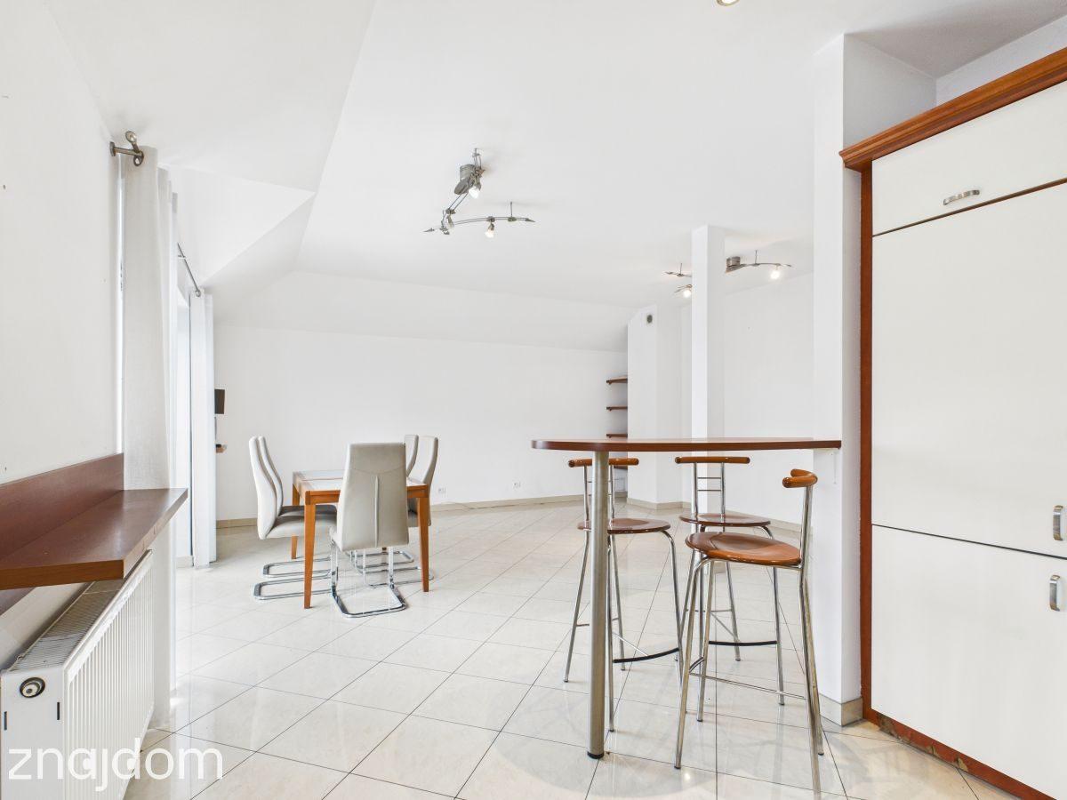 Przestronne 109 m² na zamkniętym osiedlu - zdjęcie 8