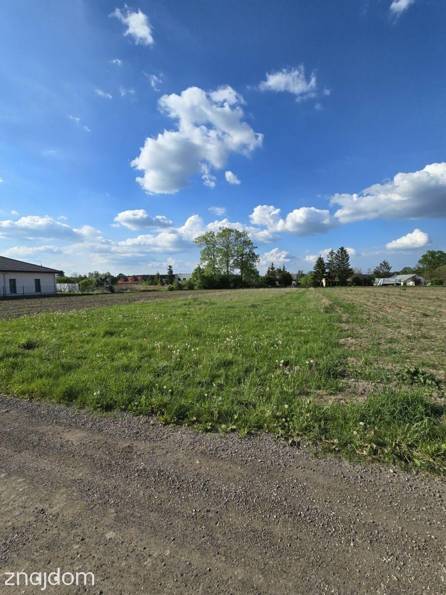 Działka budowlana 2200 m² z możliwością podziału - zdjęcie 4