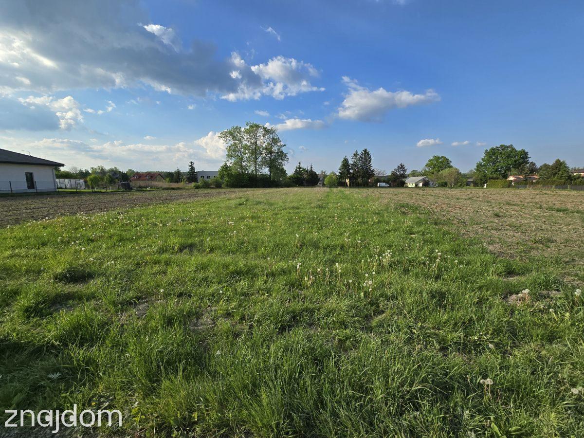 Działka budowlana 2200 m² z możliwością podziału - zdjęcie 9