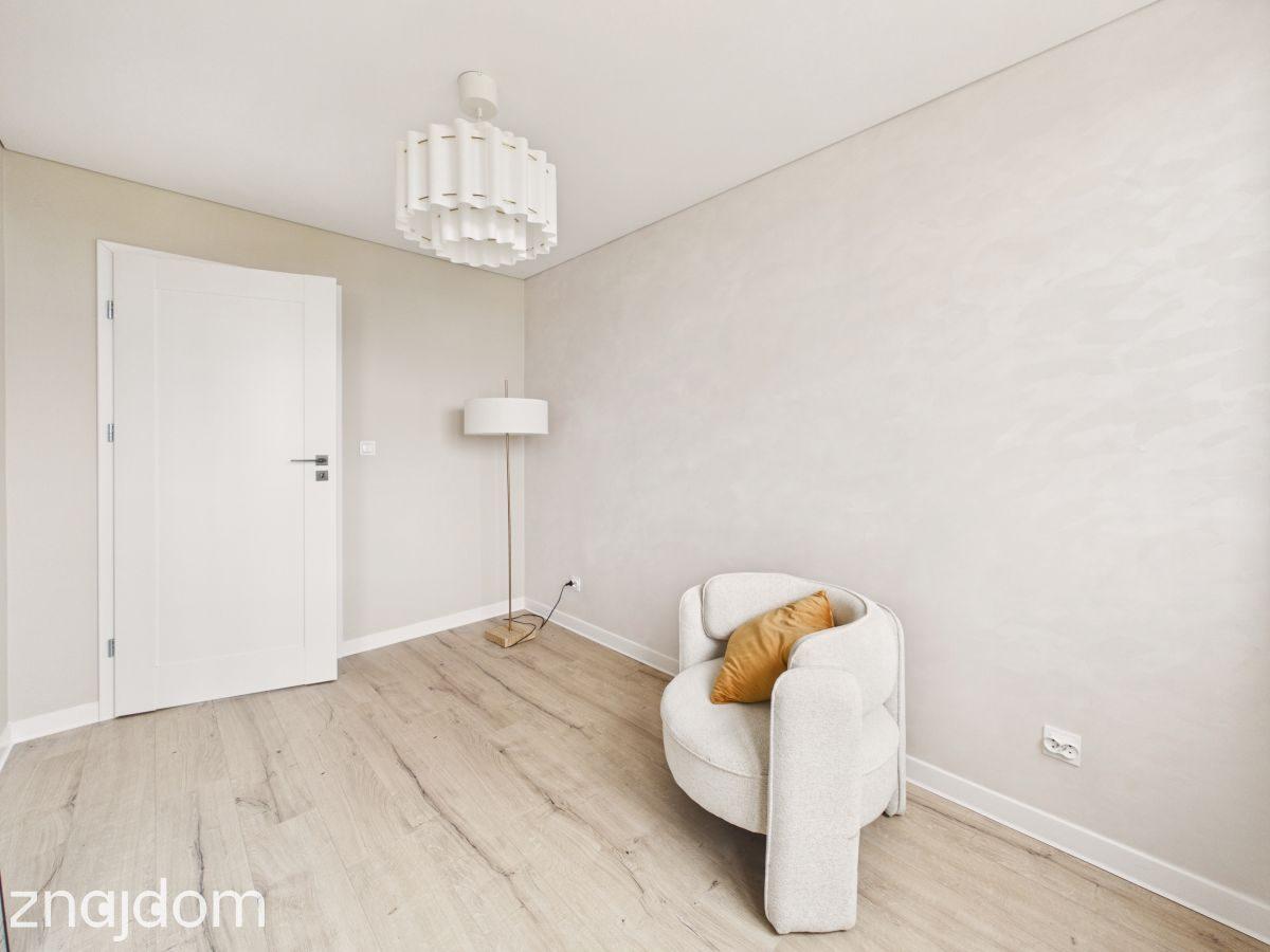 Nowoczesne mieszkanie w designerskim standardzie - zdjęcie 10