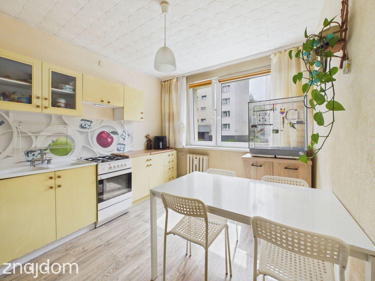 2 duże pokoje| balkon | Osiedle Odrodzenia - zdjęcie 3