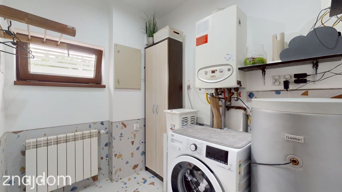 Z dużą działką w spokojnej okolicy - zdjęcie 9