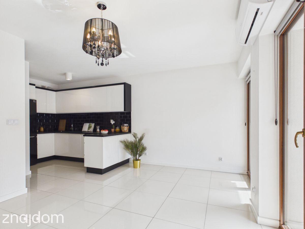 W apartamentowcu - blisko centrum - cicha okolica - zdjęcie 3