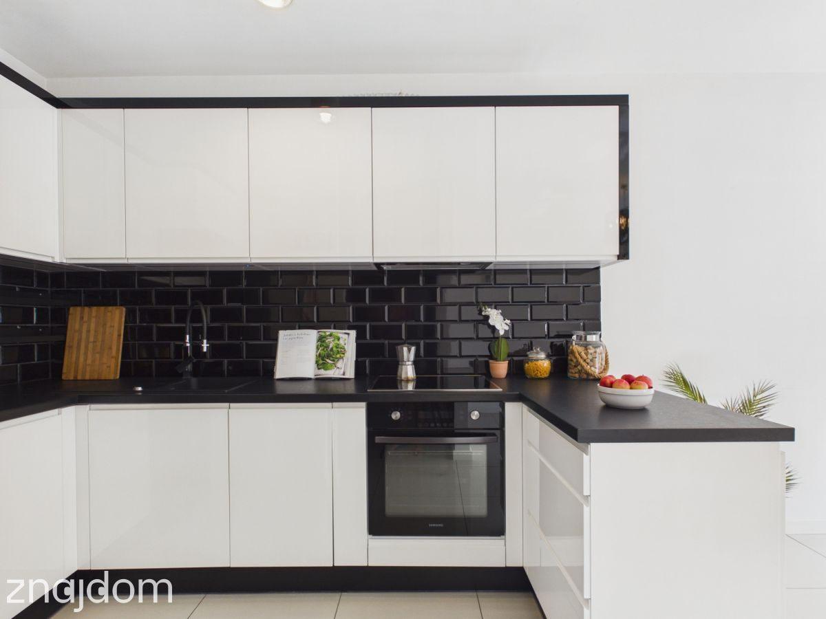 W apartamentowcu - blisko centrum - cicha okolica - zdjęcie 8
