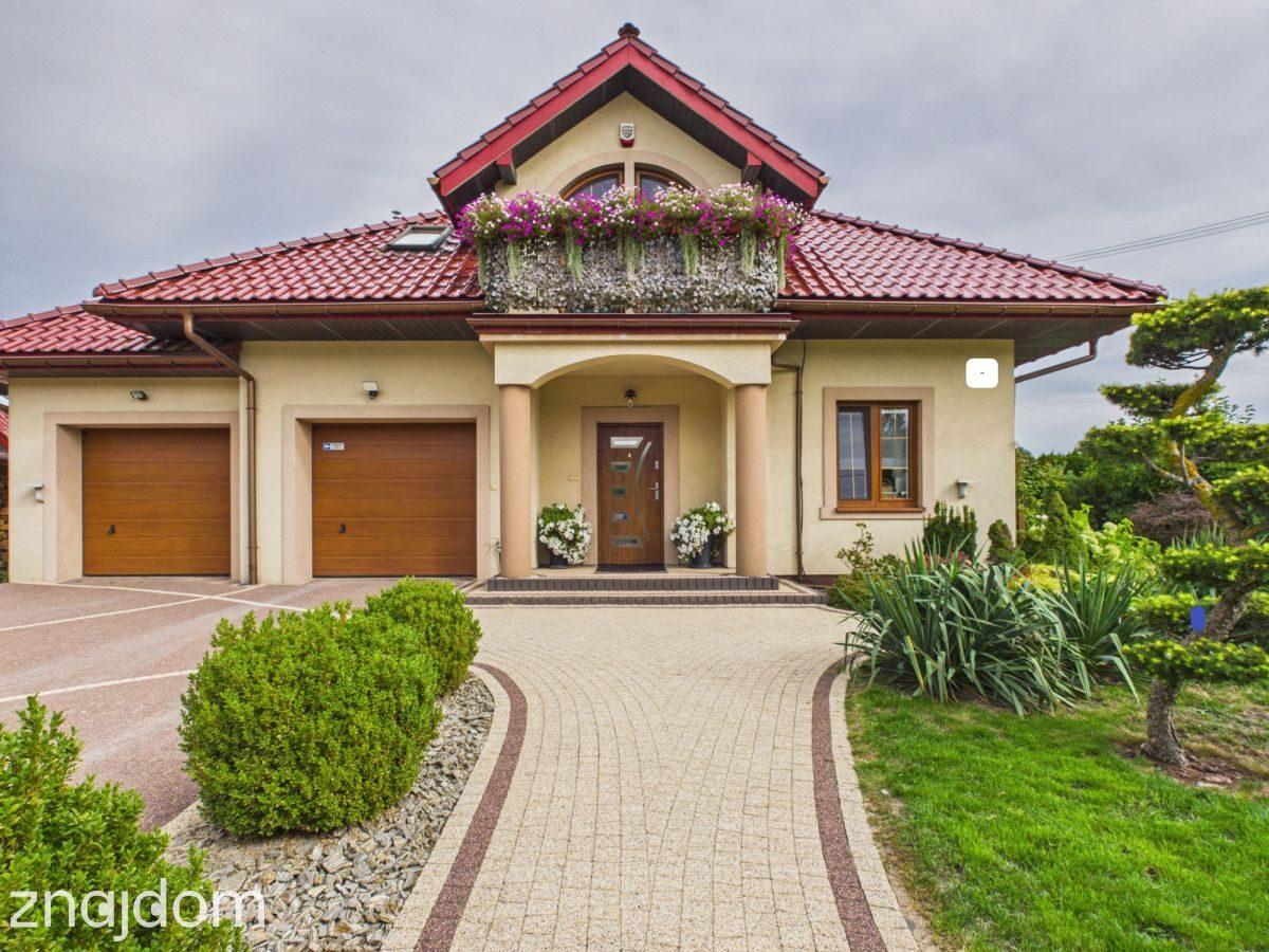 Nowoczesna posiadłość gotowa od zaraz – 200 m²