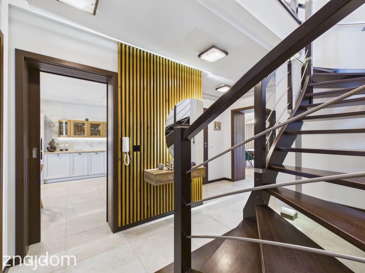 171 m² komfortu na działce 1996 m² | Poczesna - zdjęcie 4