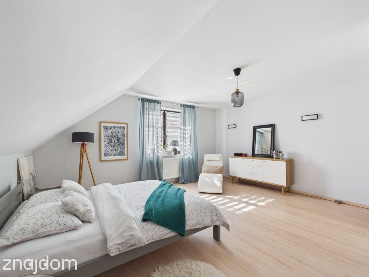171 m² komfortu na działce 1996 m² | Poczesna - zdjęcie 15