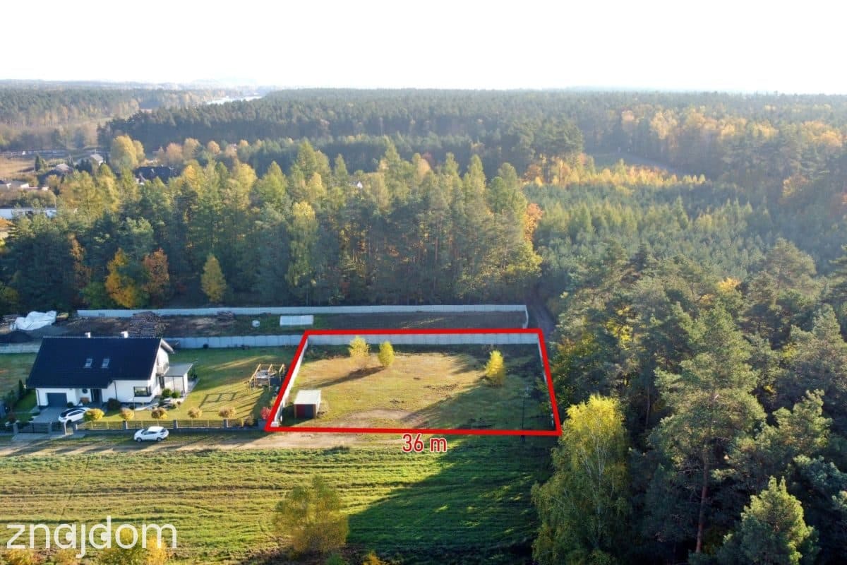 Kwadratowa działka przy lesie Blachownia 1300m2